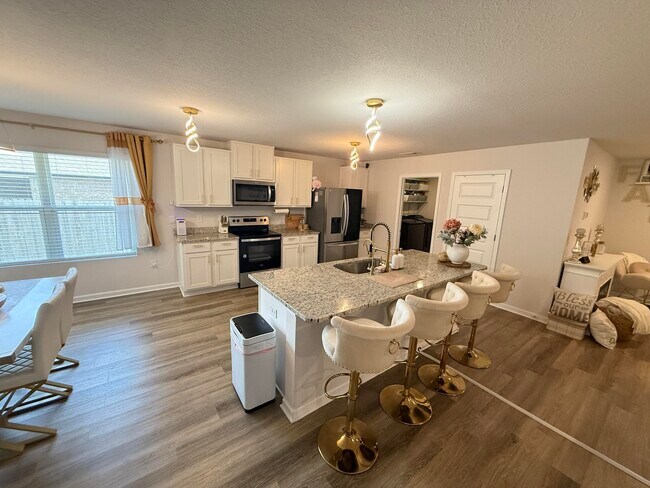 Building Photo - 8616 Tarsus Dr