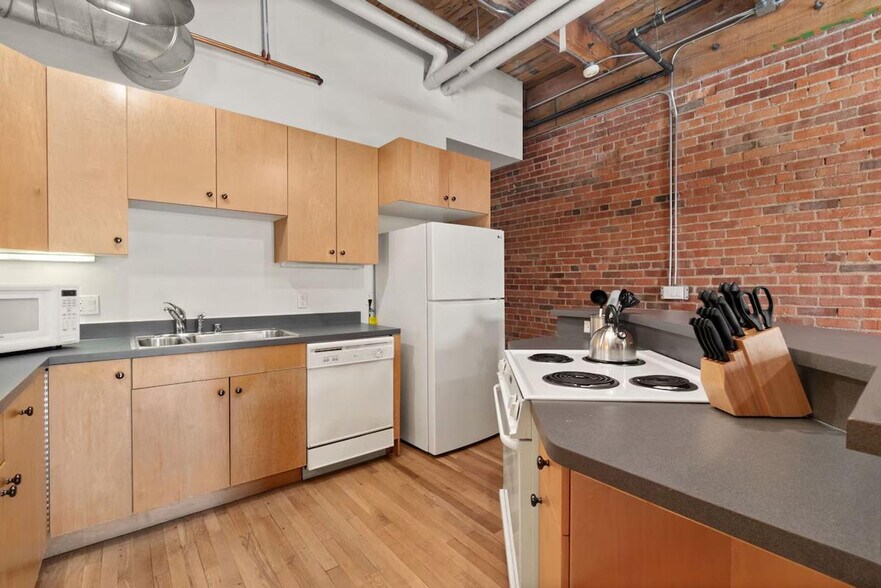 Building Photo - 1890 Wewatta St