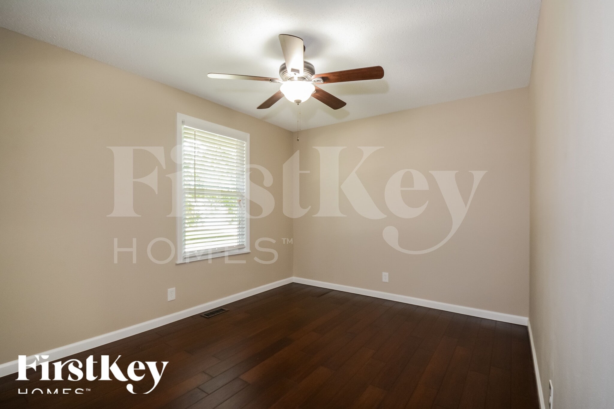 Building Photo - 3 Oak Point Ct