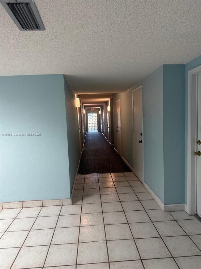 Building Photo - 1801 S Ocean Dr