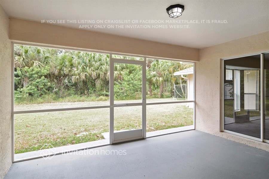 Building Photo - 1070 SW Aurelia Ave