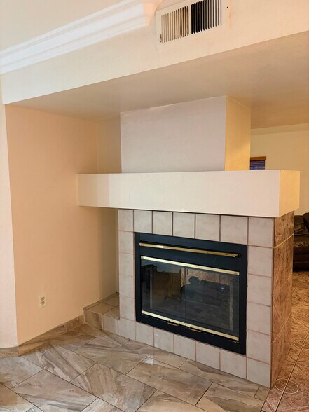Building Photo - 6105 Ambergrove St