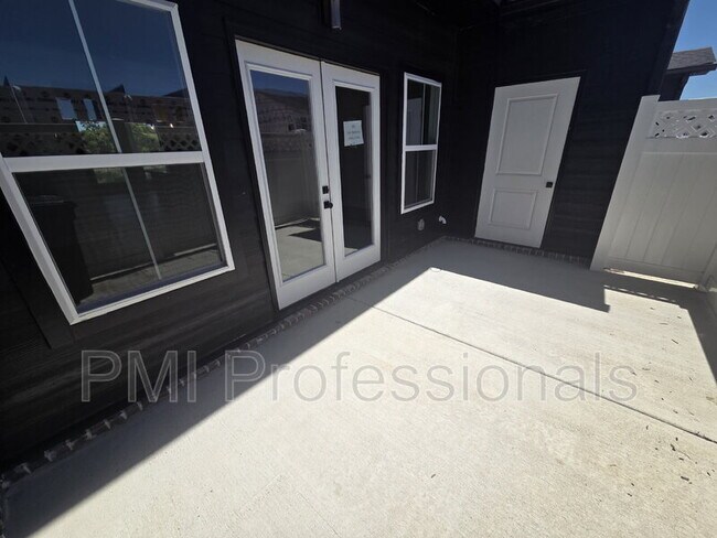 Building Photo - 1341 Rebecca Johns Dr