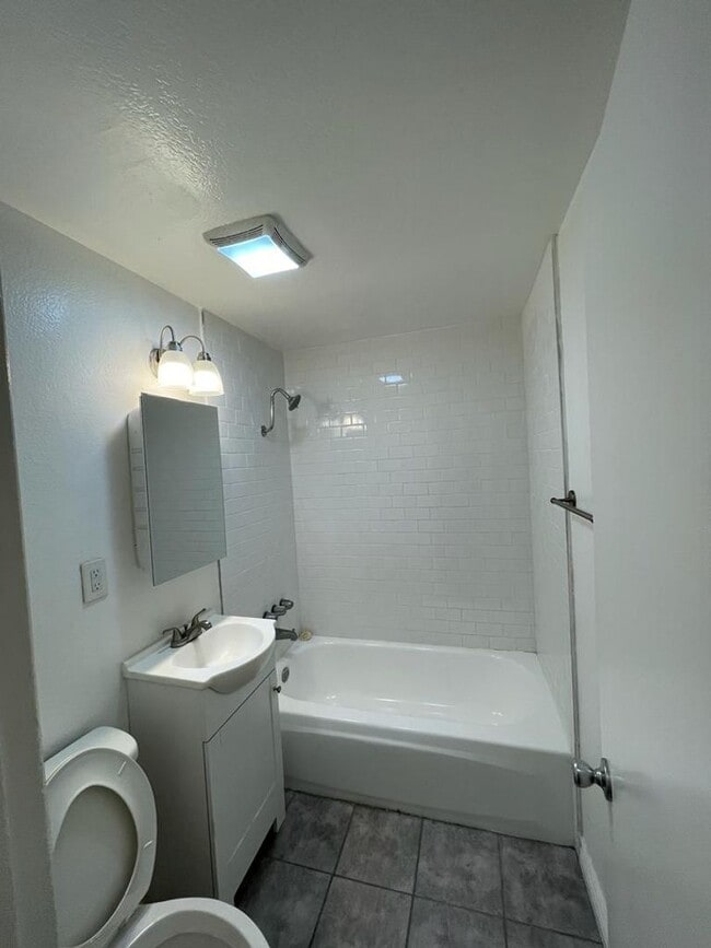 Interior Photo - HAP PARTNERS V LLC-4234