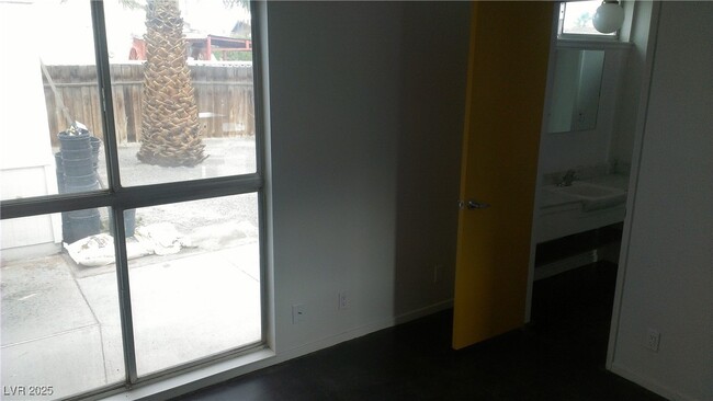 Building Photo - 3124 Burnham Ave