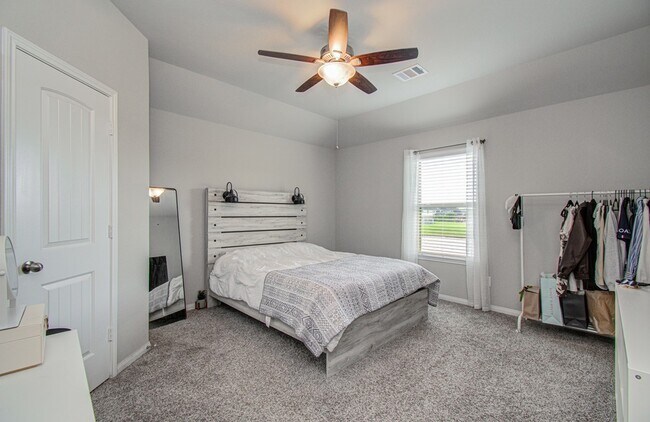 Building Photo - 2202 Anzio Ct