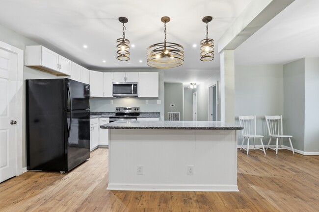 Building Photo - 121 Church of God Rd