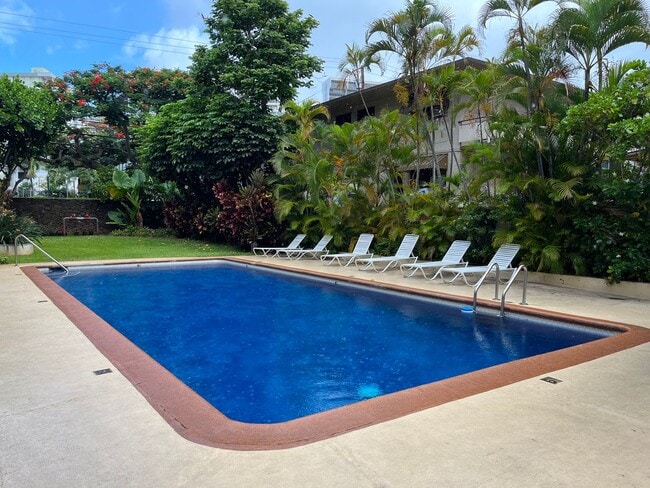 Building Photo - Maluhia Village Condo (Makiki Area) 2 bedroom, 1 bath w/1 parking - Avail 2/6.