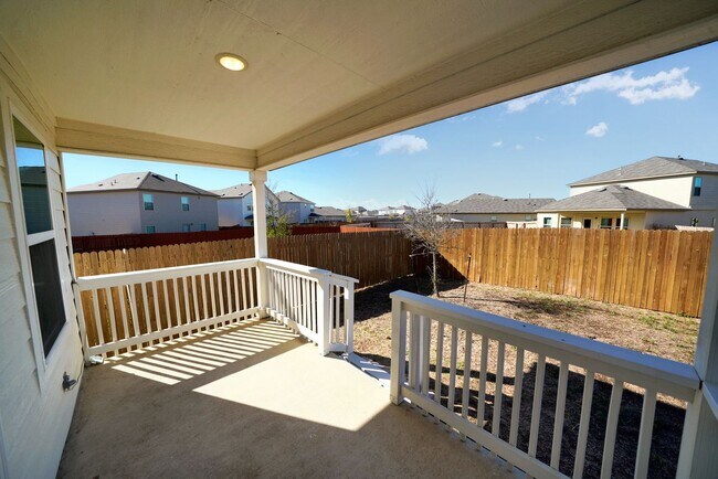 Building Photo - Stylish Move-In Ready Home in Rosillo Ranch, San Antonio, TX - Realtor Commission: $400