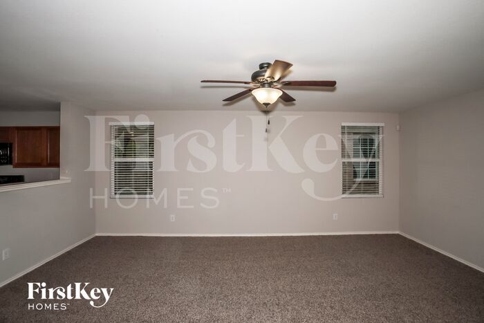 Building Photo - 1613 Baxter Springs Dr