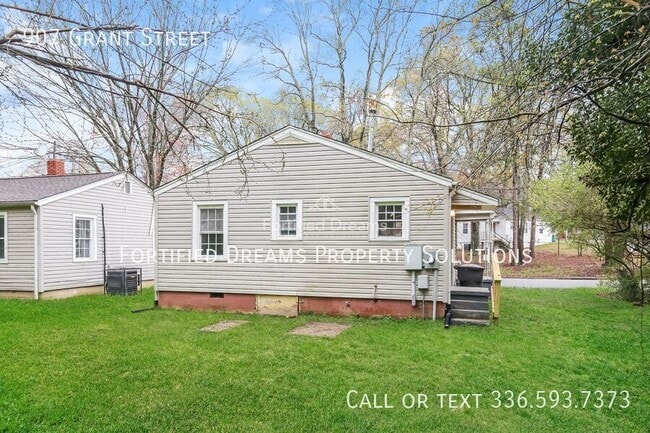 Building Photo - 907 Grant St