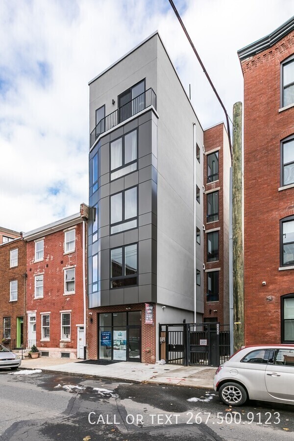 Building Photo - Absolutely Gorgeous  Newly Built Apartment...