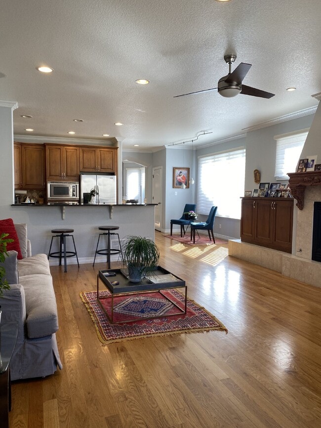 Building Photo - Cherry Creek Executive 3bd/4ba home 3743SF!
