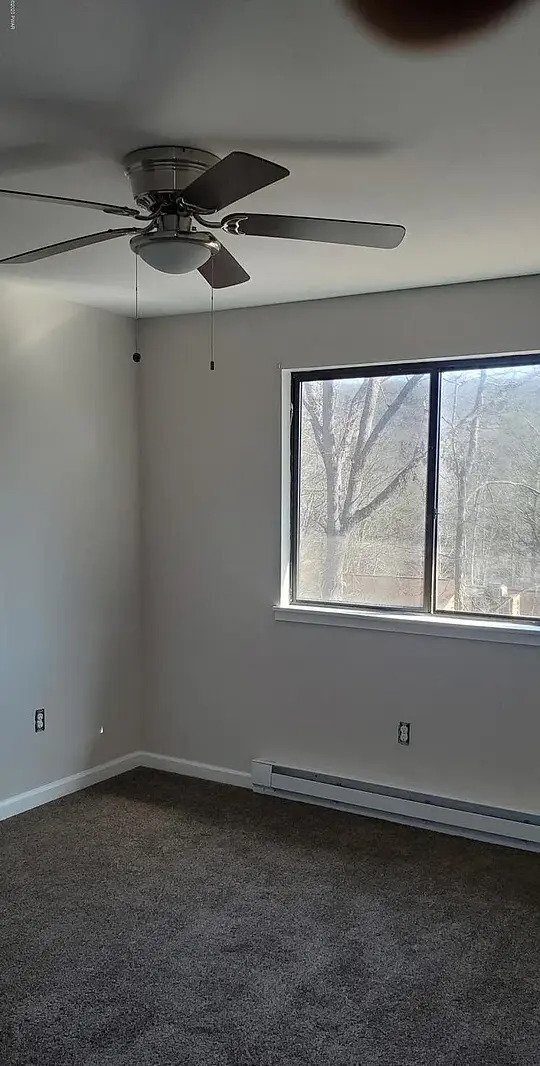 Building Photo - 350 Crewe Ct