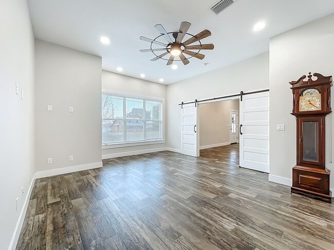 Building Photo - 389 S Central Ave