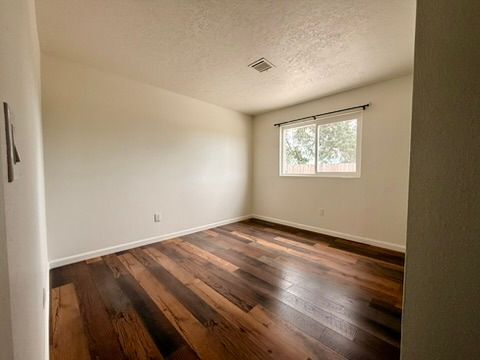 Building Photo - 3285 Oak Knoll Dr
