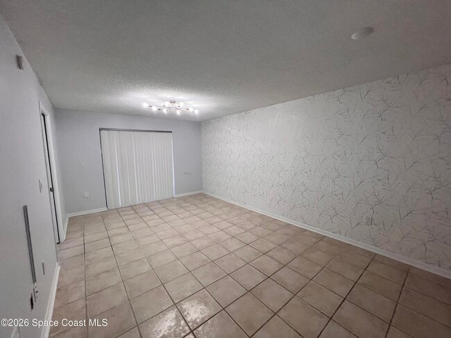 Building Photo - 1051 Clearmont St NE