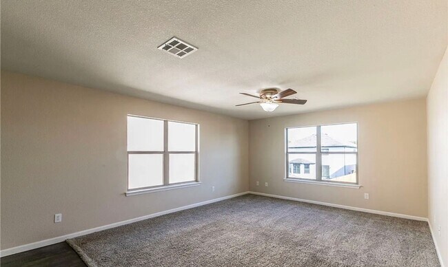 Building Photo - Grand Home w/ Office in Temple, Tx