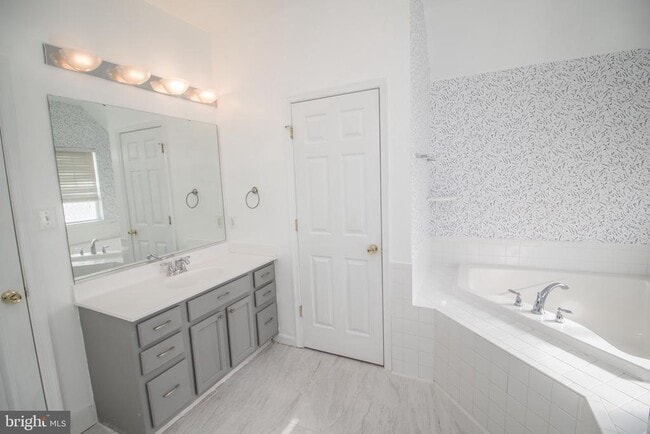 Building Photo - 45567 Bethson St