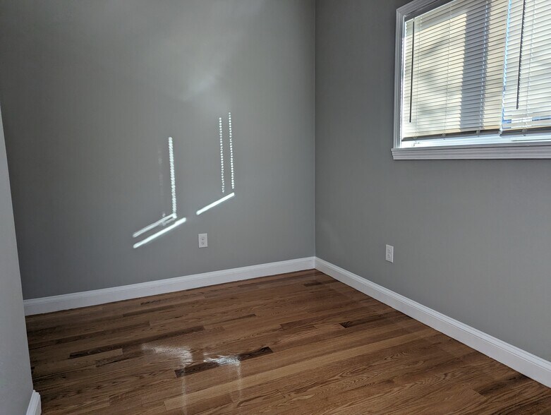 Building Photo - 60 Sacramento St