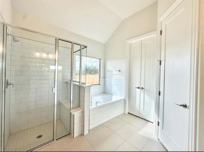 Building Photo - 528 Tubman Dr