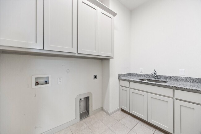 Building Photo - 5208 Watters Branch Dr