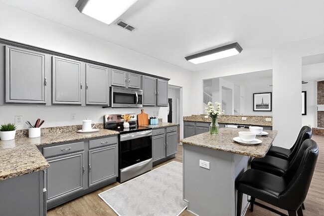 Building Photo - 415 Hidden Ridge Dr