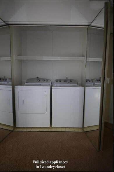 Building Photo - 850 S River Dr