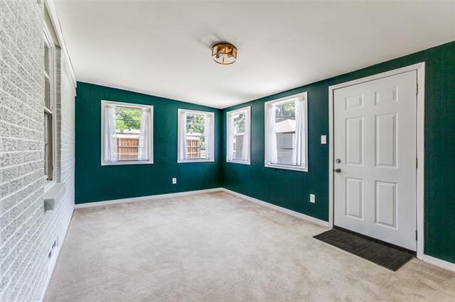 Building Photo - 632 Sherwood Dr