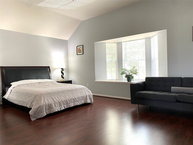 Building Photo - 23126 S Waterlake