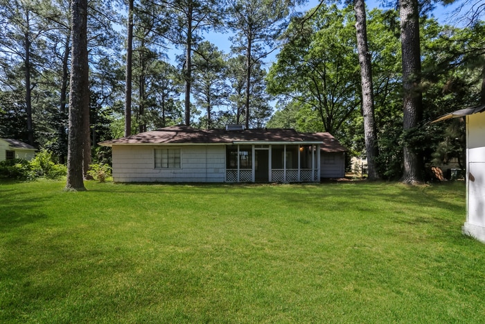 Building Photo - 216 Cedarhurst Dr