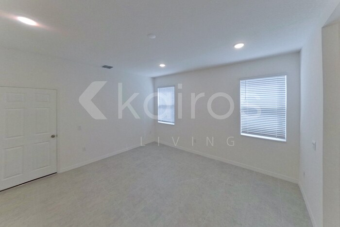 Building Photo - 4401 Paraglider Pl