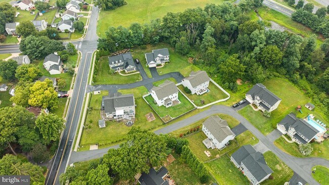 Building Photo - 945 Kayley Dr