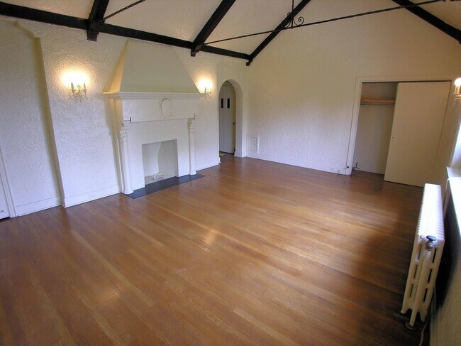 Living Room - The Schenley Arms