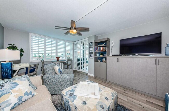 Building Photo - 6295 Bahia Del Mar Cir