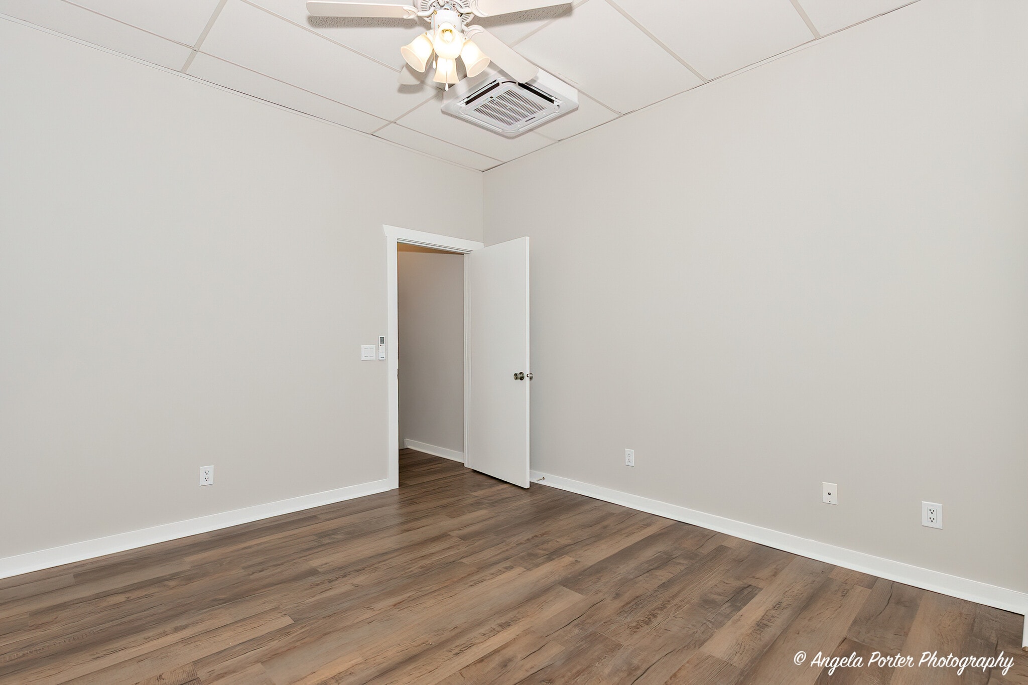 Building Photo - 931 Main St