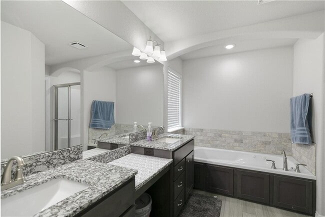 Building Photo - 6906 SW Basswood Ave