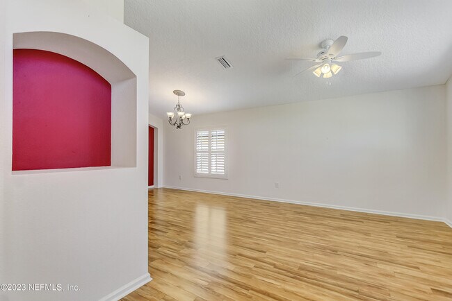 Building Photo - 608 Birchbark Trail
