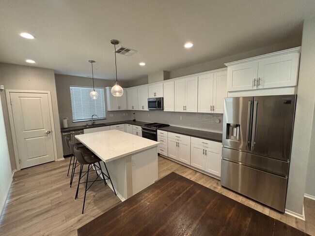 Building Photo - Spacious 3-Bedroom Home with Community Ame...