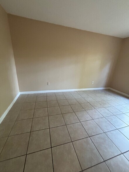 Building Photo - 35 Brunswick Ln