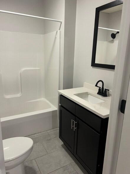 Building Photo - 369 Haverhill St