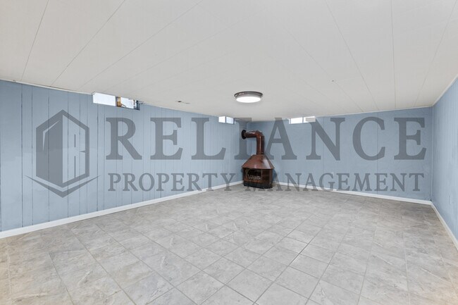 Building Photo - 512 Cindy St