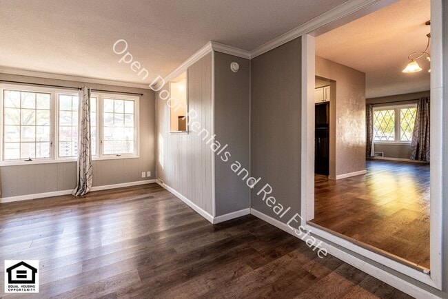Building Photo - 4814 Blum Dr