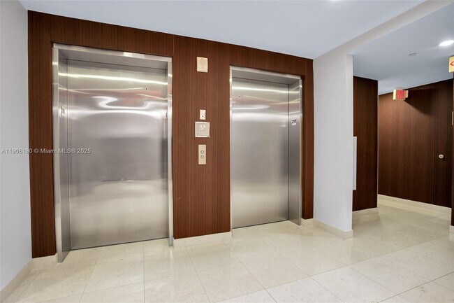 Building Photo - 450 Alton Rd