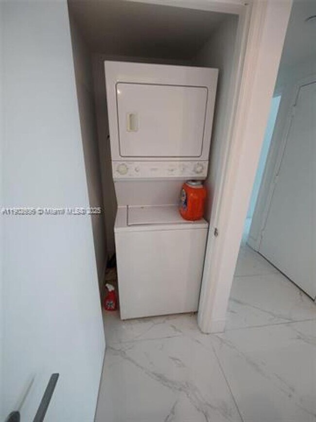 Building Photo - 55 SE 6th St