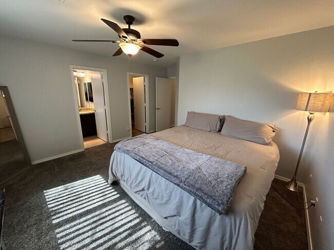 Building Photo - 16732 N 160th Ave