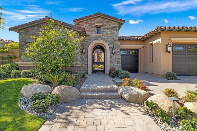 Building Photo - 75741 Via Stia