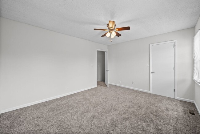 Building Photo - 105 Greenland Ct
