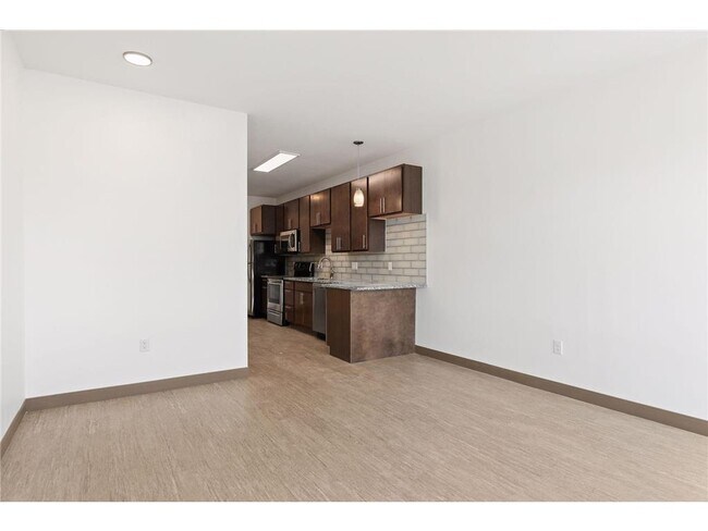 Building Photo - 2810 Park Ave