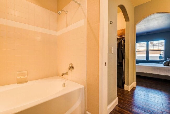 Building Photo - Don’t Miss This Gorgeous Fort Collins Condo – Bright, Spacious & Modern!